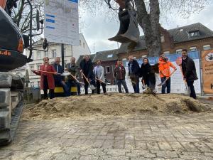 Offizieller Spatenstich zum Umbau Marktplatz Oedt
