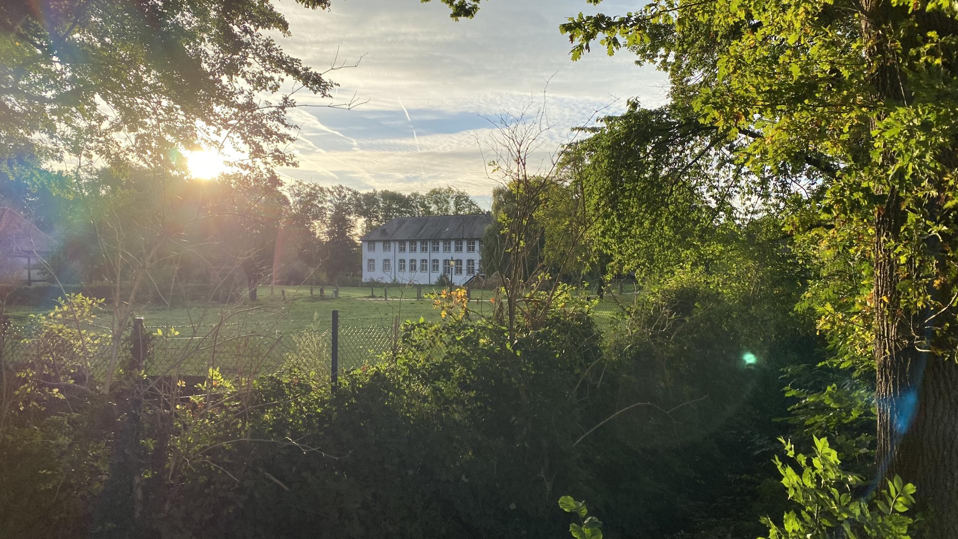 Blick auf die Dorenburg im Niederrheinischen Freilichtmuseum